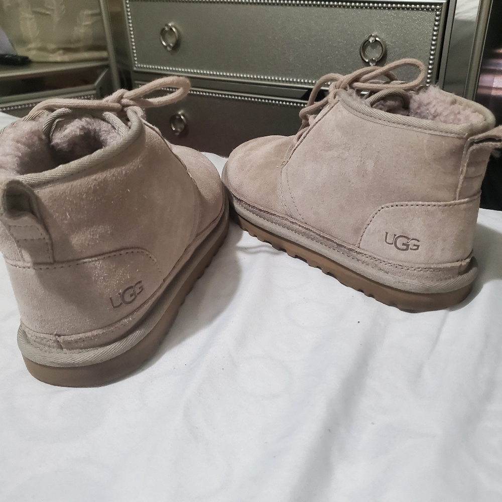 UGG mustard seed color. Numel edition.